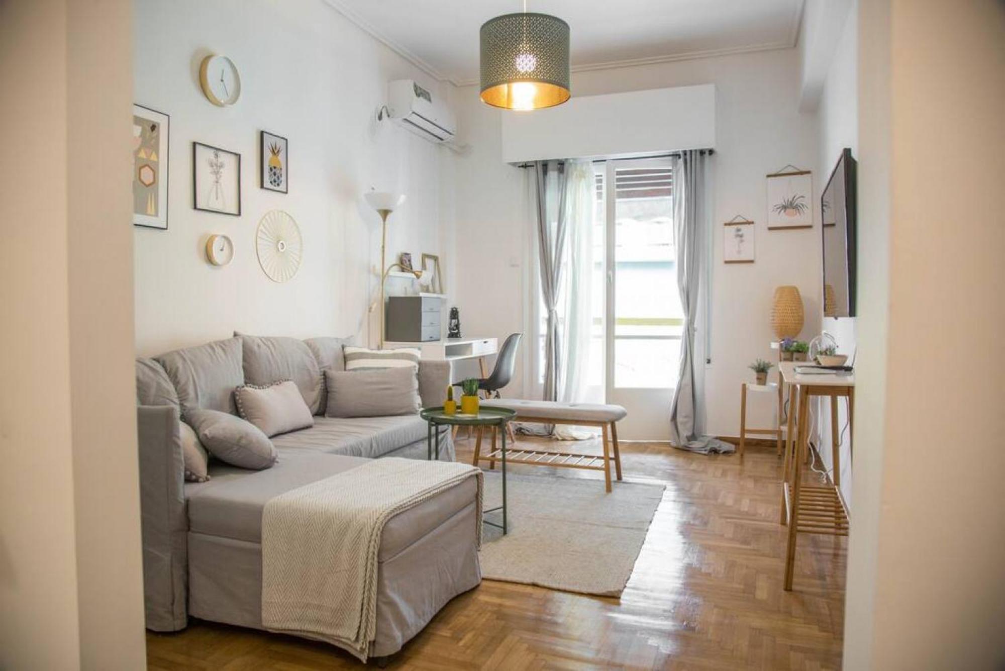 Convenient Bright Flat - 50m From Metro Apartment